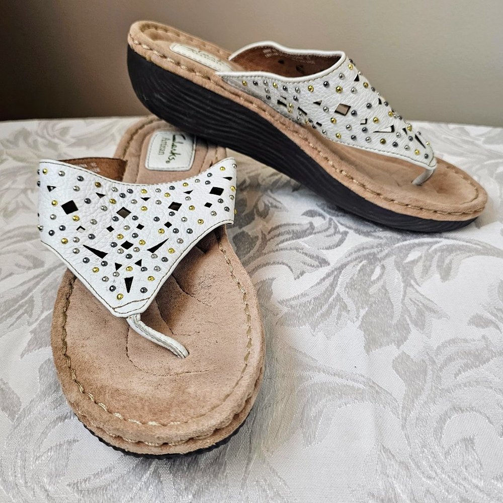 Clarks Artisan Flip Flops